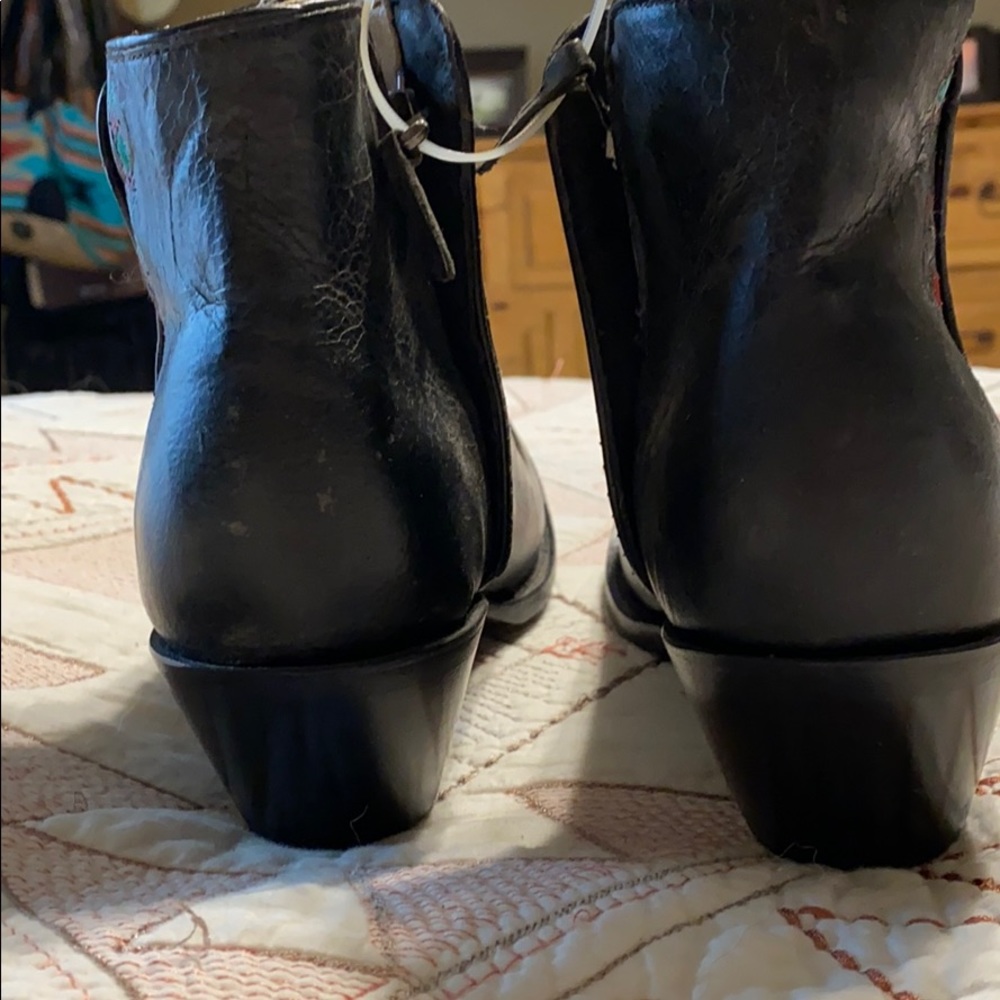 Johnny Ringo Booties - Picture 4 of 5